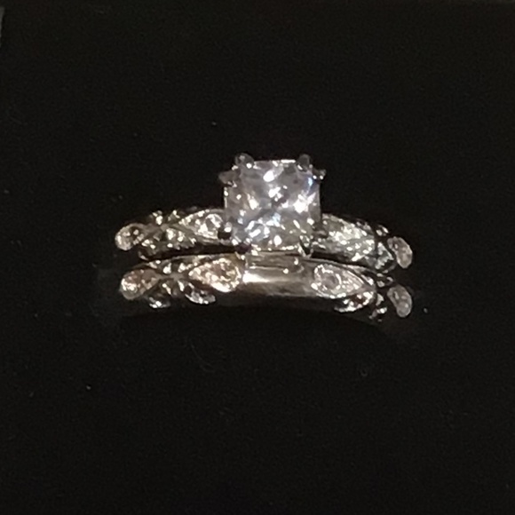 Cubic Zirconia Fashion Ring Set - Picture 1 of 2